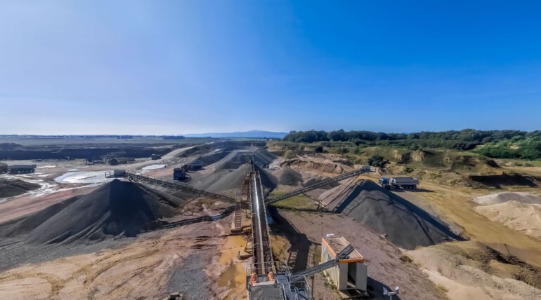 Werksbegehung Kieswerk Bühne
